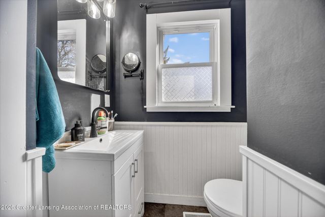 630 E Greenlawn Avenue, Lansing, MI 48910