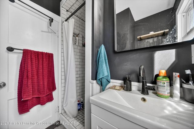 630 E Greenlawn Avenue, Lansing, MI 48910