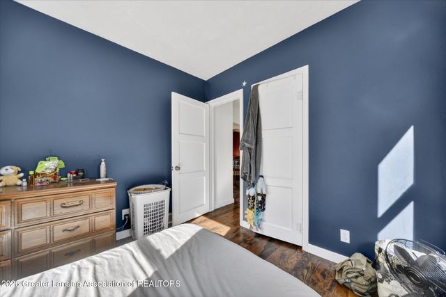 630 E Greenlawn Avenue, Lansing, MI 48910