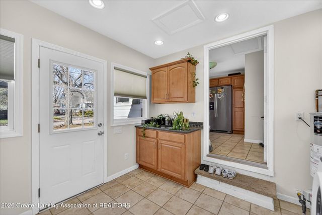 630 E Greenlawn Avenue, Lansing, MI 48910