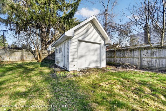 630 E Greenlawn Avenue, Lansing, MI 48910