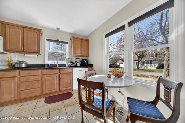 630 E Greenlawn Avenue, Lansing, MI 48910
