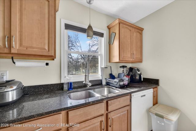 630 E Greenlawn Avenue, Lansing, MI 48910