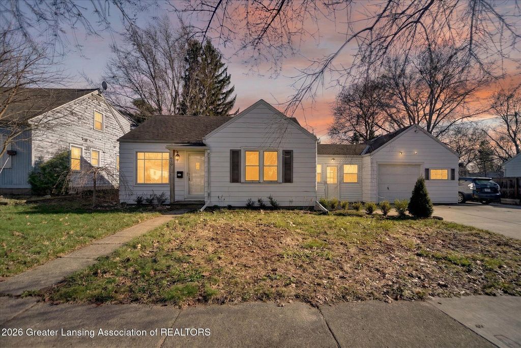 630 E Greenlawn Avenue, Lansing, MI 48910
