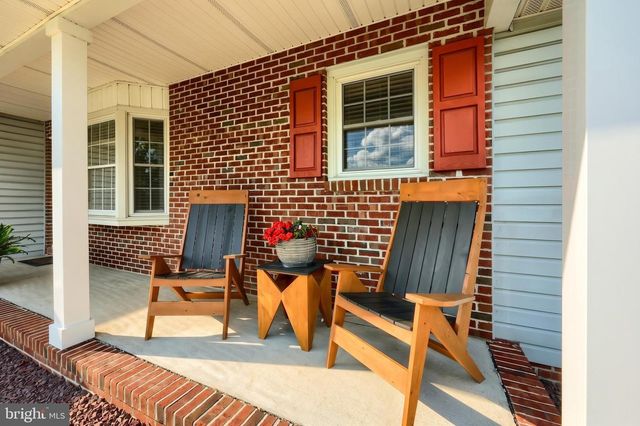6 S SHAFFER DR, New Freedom, PA 17349