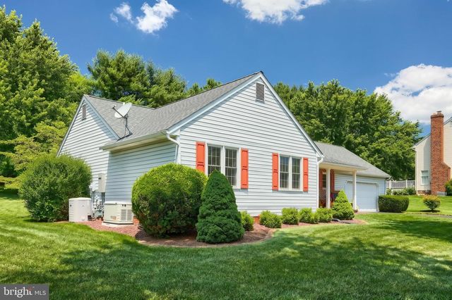 6 S SHAFFER DR, New Freedom, PA 17349