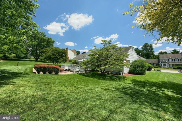 6 S SHAFFER DR, New Freedom, PA 17349