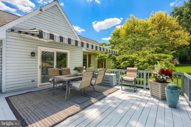 6 S SHAFFER DR, New Freedom, PA 17349