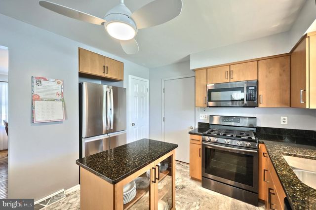 6 S SHAFFER DR, New Freedom, PA 17349