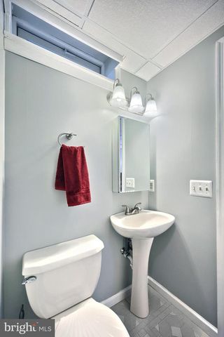 6 S SHAFFER DR, New Freedom, PA 17349