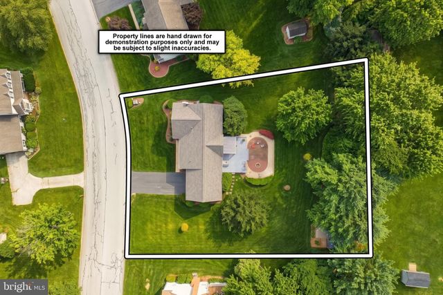 6 S SHAFFER DR, New Freedom, PA 17349