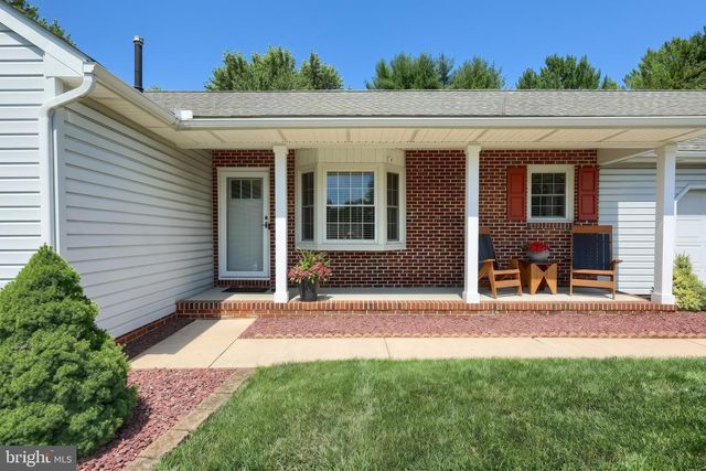 6 S SHAFFER DR, New Freedom, PA 17349
