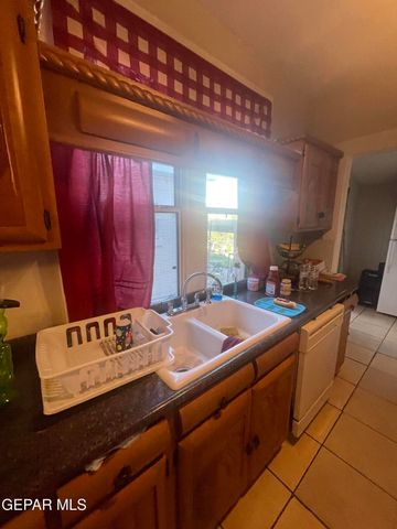 2616 W Wyoming Avenue, El Paso, TX 79903