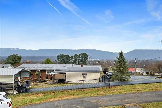 308 Hunt Avenue, Church Hill, TN 37642