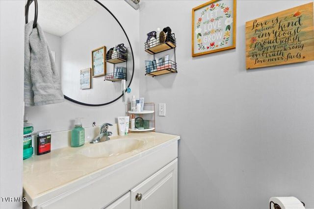 308 Hunt Avenue, Church Hill, TN 37642