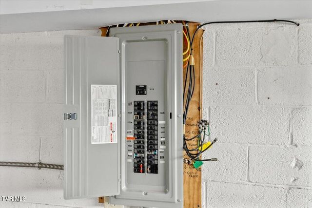 308 Hunt Avenue, Church Hill, TN 37642