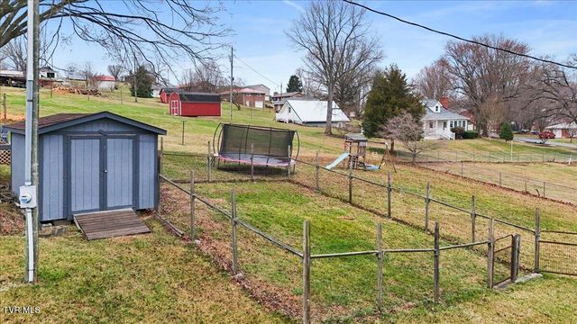 308 Hunt Avenue, Church Hill, TN 37642
