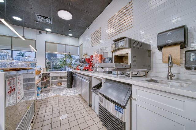 Restaurant For Sale On Busy Biscayne Boulevard, North Miami Beach, FL 33160