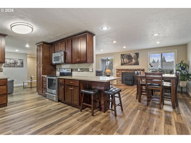 21532 Se ALDER St, Gresham, OR 97030