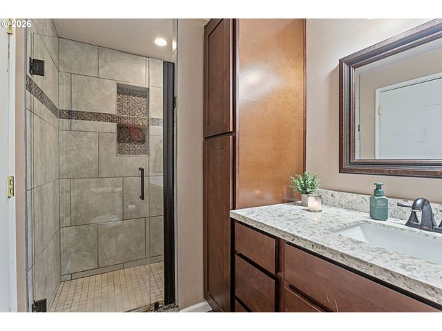 21532 Se ALDER St, Gresham, OR 97030