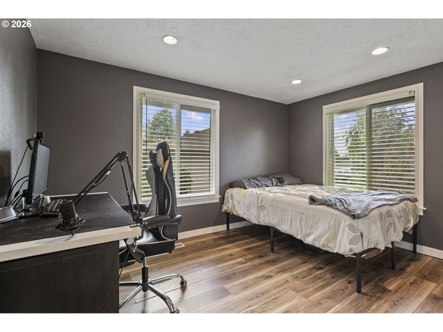 21532 Se ALDER St, Gresham, OR 97030