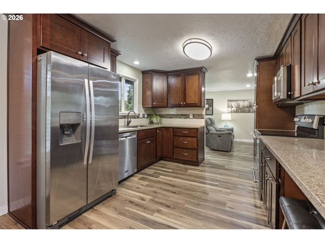 21532 Se ALDER St, Gresham, OR 97030