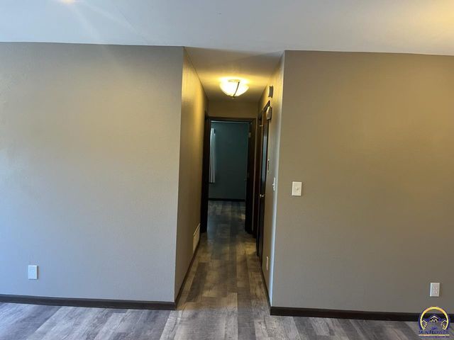 2925 SW Maupin Ln Apt 201, Topeka, KS 66614