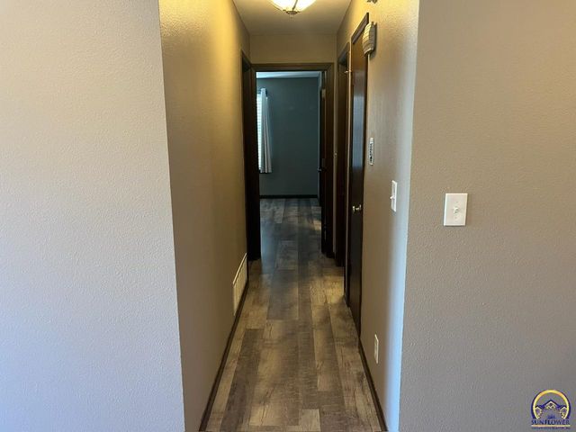 2925 SW Maupin Ln Apt 201, Topeka, KS 66614