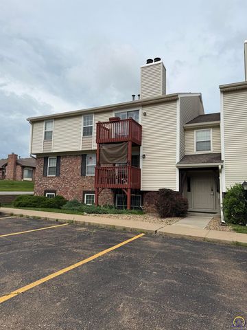 2925 SW Maupin Ln Apt 201, Topeka, KS 66614