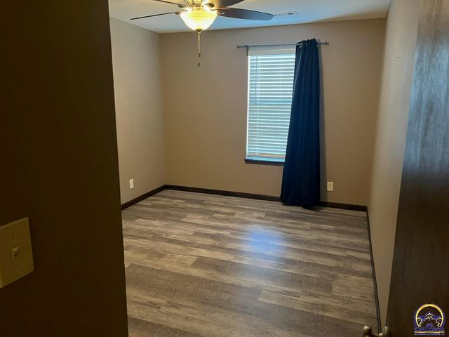 2925 SW Maupin Ln Apt 201, Topeka, KS 66614