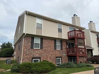 2925 SW Maupin Ln Apt 201, Topeka, KS 66614