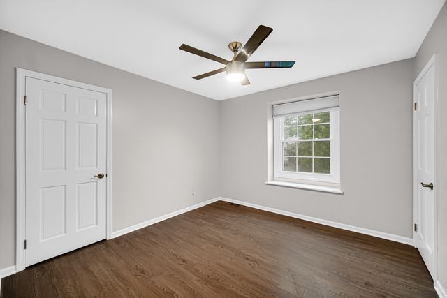 910 KNIGHTSBRIDGE Lane, Schaumburg, IL 60195