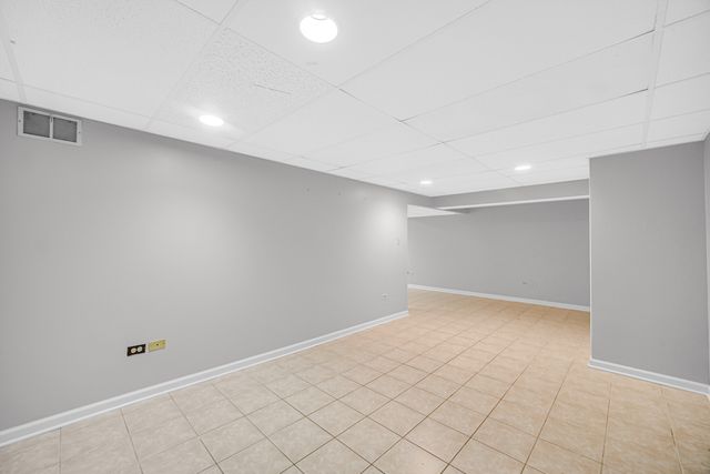 910 KNIGHTSBRIDGE Lane, Schaumburg, IL 60195