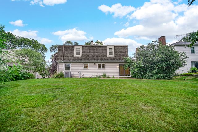 910 KNIGHTSBRIDGE Lane, Schaumburg, IL 60195