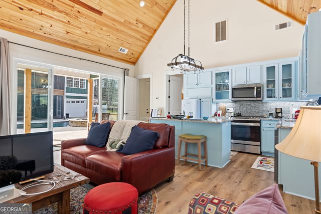 300 Pebble Hollow Drive, Milledgeville, GA 31061