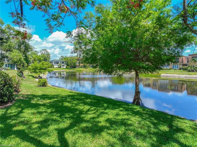 1608 Spoonbill LN # B, Naples, FL 34105