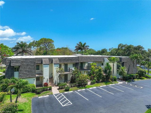 1608 Spoonbill LN # B, Naples, FL 34105