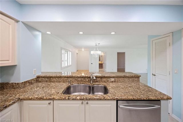 1608 Spoonbill LN # B, Naples, FL 34105