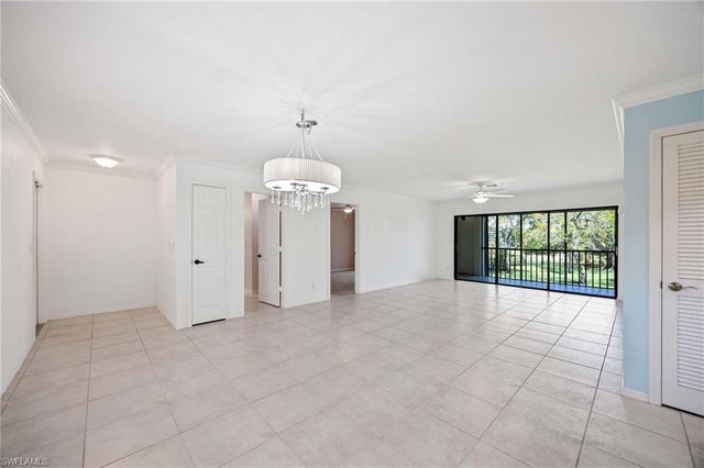 1608 Spoonbill LN # B, Naples, FL 34105