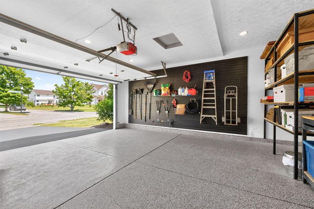 6395 Albany Gardens Drive, New Albany, OH 43054