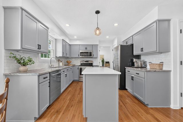 6395 Albany Gardens Drive, New Albany, OH 43054