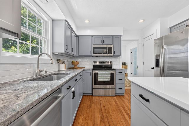 6395 Albany Gardens Drive, New Albany, OH 43054