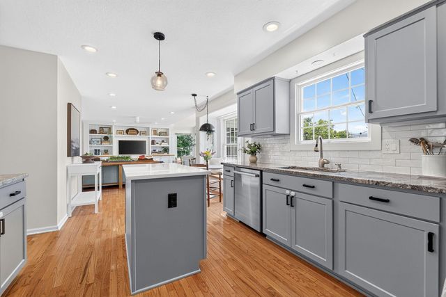 6395 Albany Gardens Drive, New Albany, OH 43054