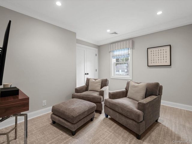 41 Strickland Place, Manhasset, NY 11030
