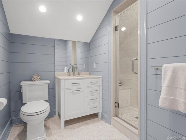 41 Strickland Place, Manhasset, NY 11030