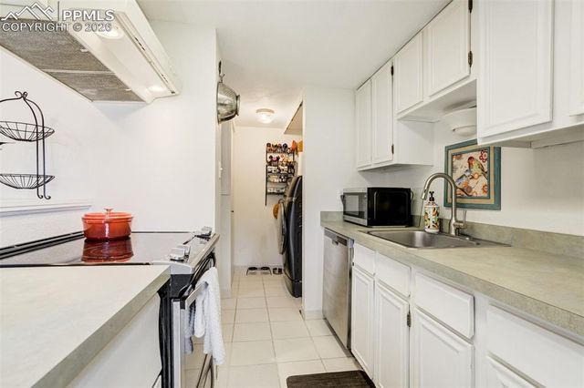 1098 Fontmore Road B, Colorado Springs, CO 80904