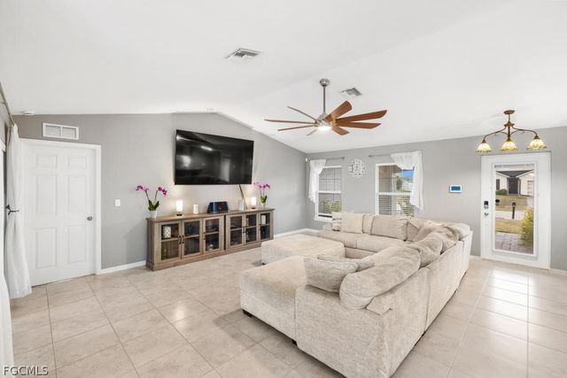 101 NW 25th TER, Cape Coral, FL 33993