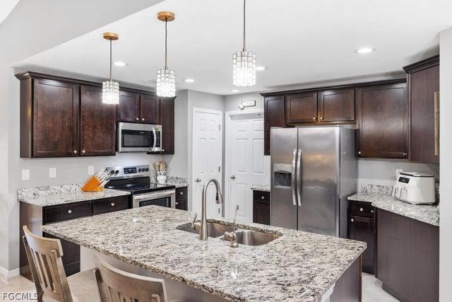 101 NW 25th TER, Cape Coral, FL 33993