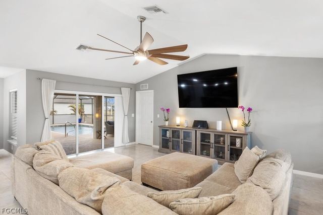 101 NW 25th TER, Cape Coral, FL 33993