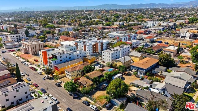 1339 W 35th Place, Los Angeles, CA 90007